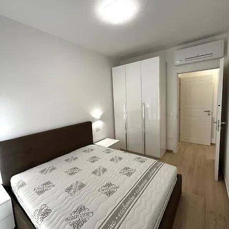 Seaside Beacon Home - New